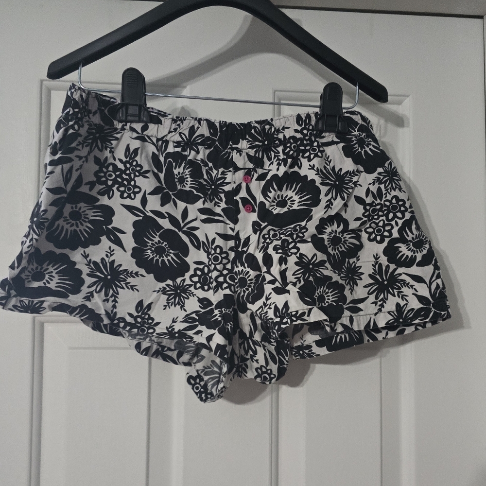 Faded Glory Black and White Floral Shorts